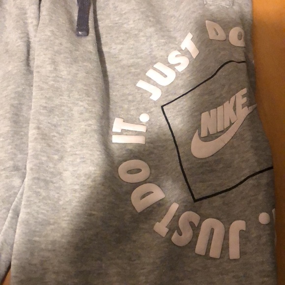 Nike Sweat pants women’s - Picture 9 of 9